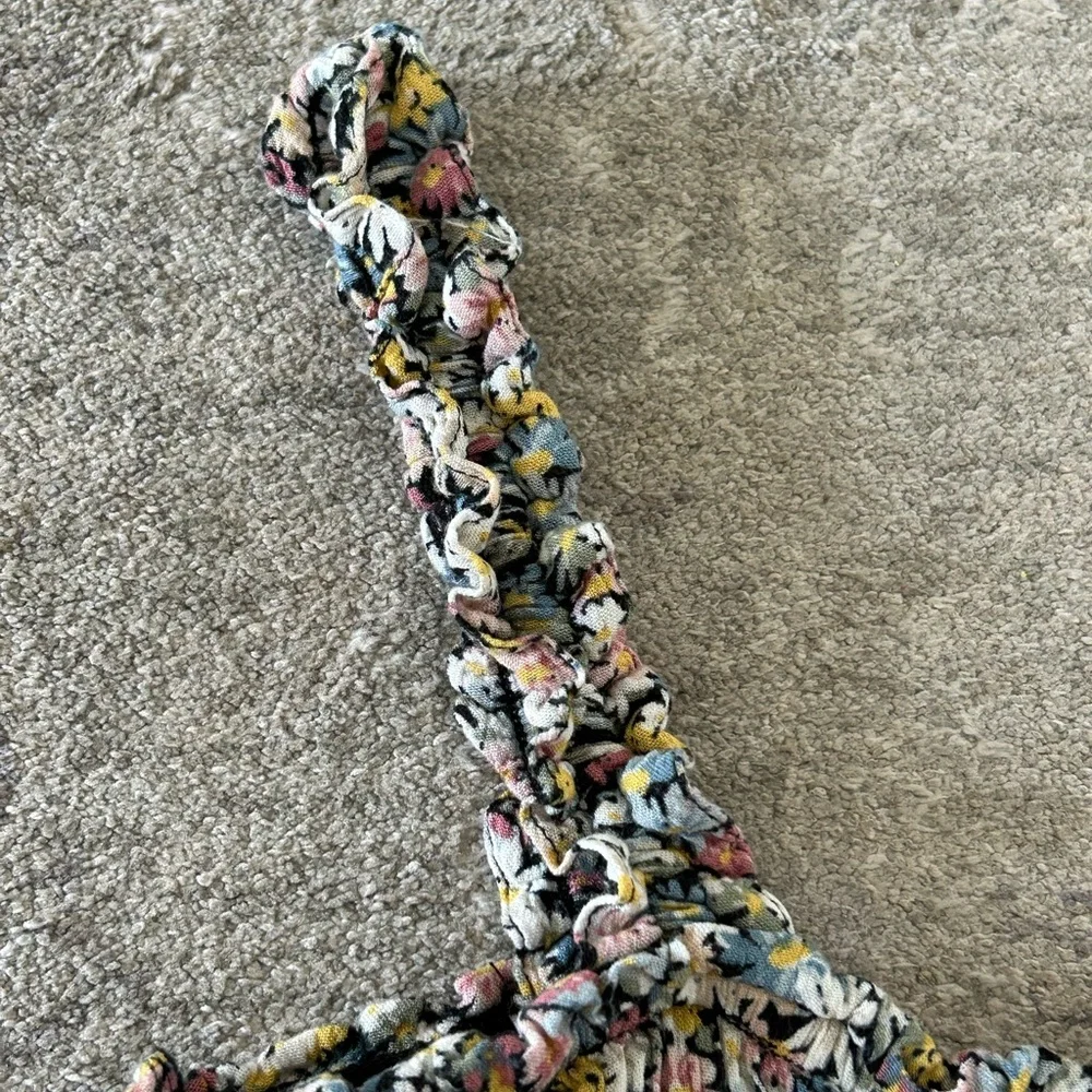Women’s Abercrombie & Fitch Smocked Sleeveless Floral Crop Top Size Small - Picture 2 of 5